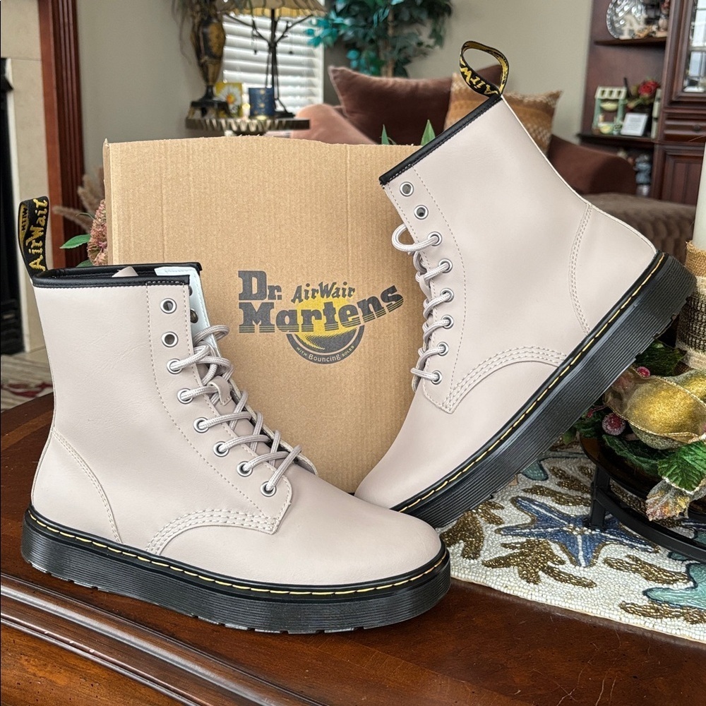Brand New Dr. Martens Zavala Vintage Taupe Leather Lace Up Boots Combat